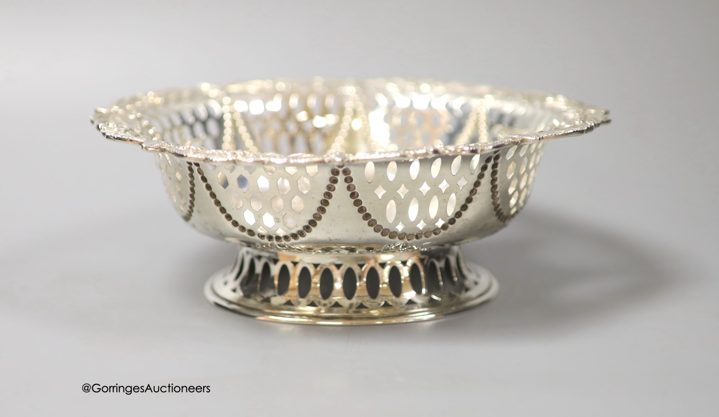 A late Victorian pieced silver oval pedestal dish, Charles Stuart Harris, London, 1891, 20.3cm, 8oz.